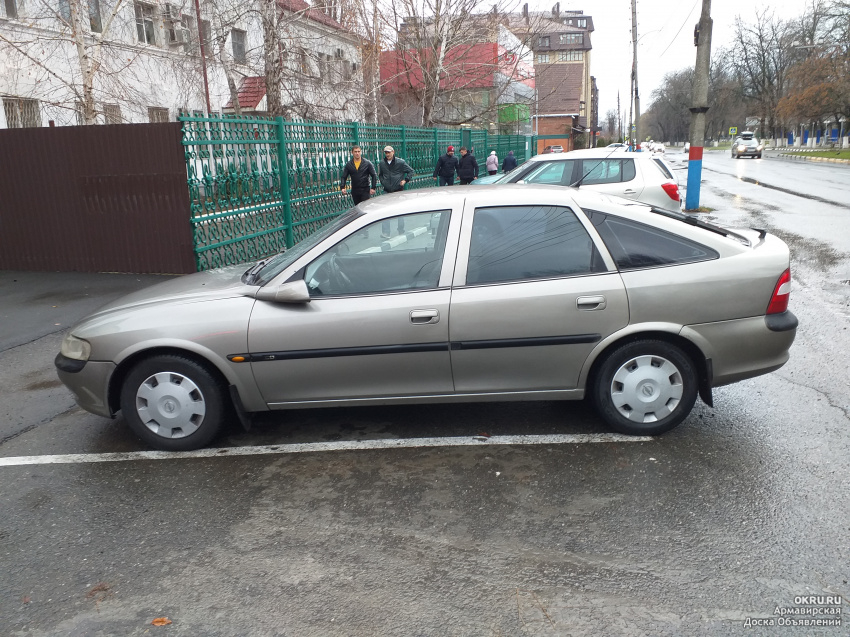 Авито опель вектра б. Opel Vectra 1997. Вектра б цвет серебристый металлик. Опель Вектра 1997 года серая. Опель Вектра б цвета кузова.