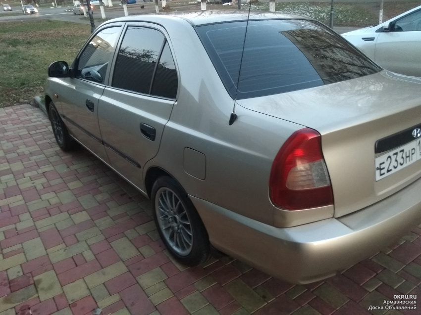 Акцент 2005. Hyundai Accent 2005 зад. Акцент 2005 года. Чёрный Хендай акцент 2005 года.